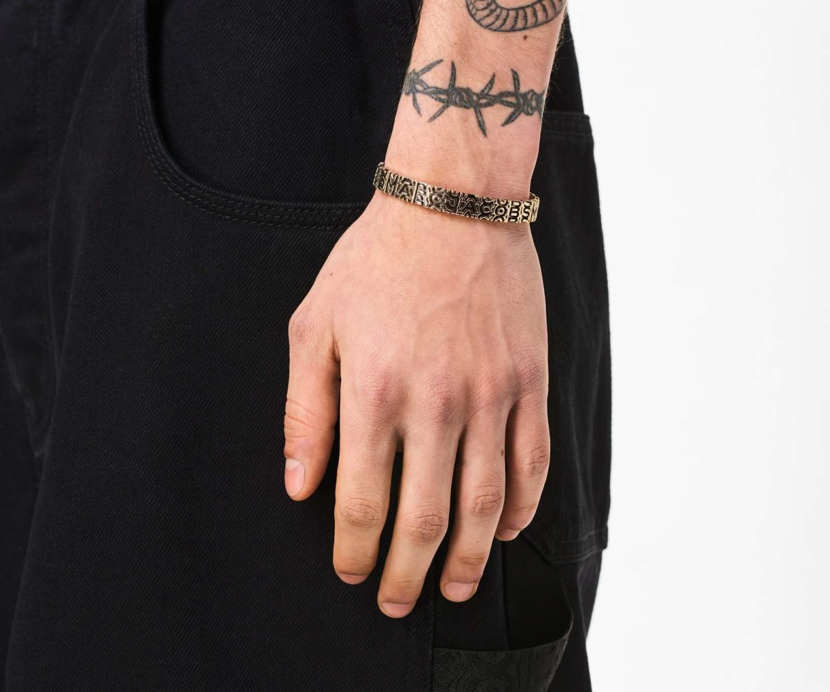 Marc Jacobs Monogram Engraved Bracelet Zlaté | RPGAZ3541